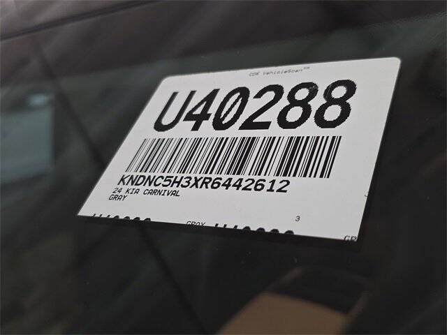 2024 Kia Carnival EX