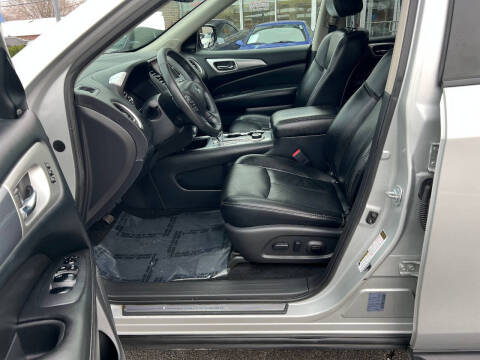 2017 Nissan Pathfinder Platinum