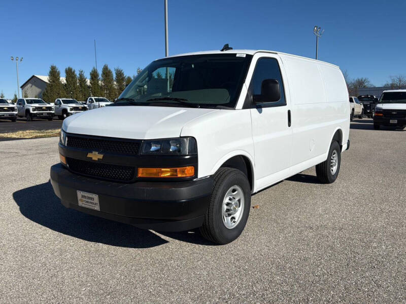2025 Chevrolet Express 2500