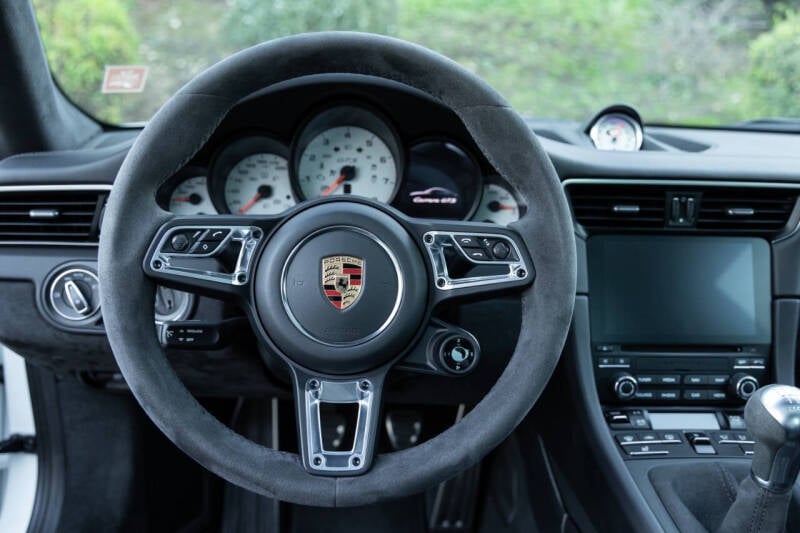 2019 Porsche 911 GTS photo 21