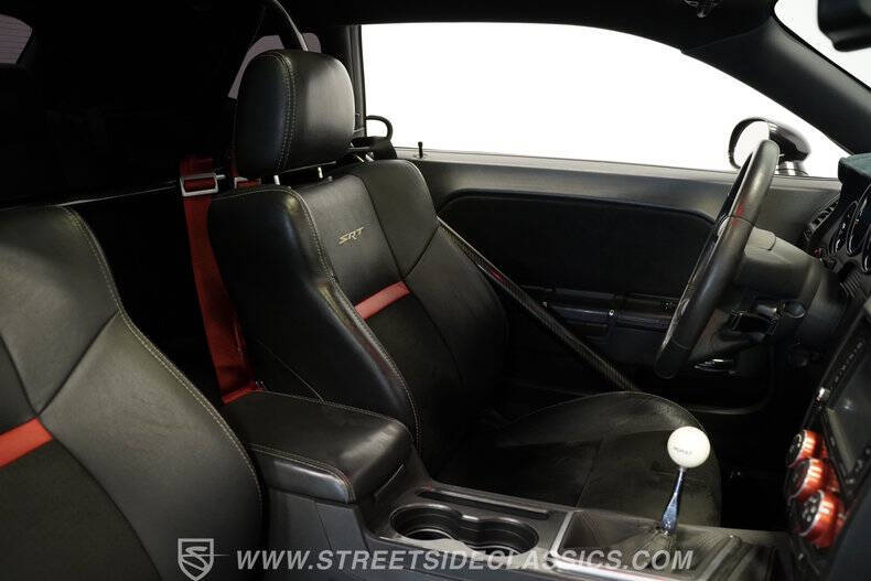 2010 Dodge Challenger SRT8