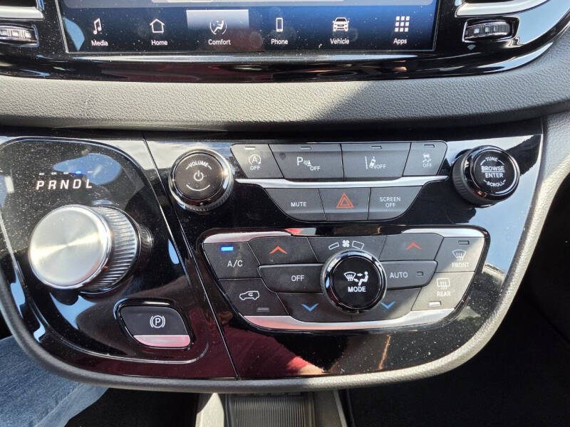 2025 Chrysler Pacifica Select - Photo 18
