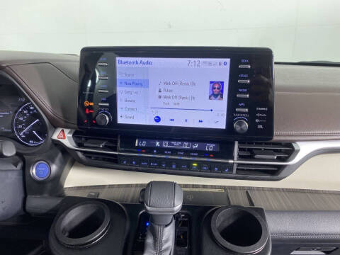 2022 Toyota Sienna Platinum 7-Passenger