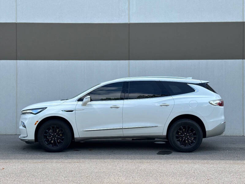 2022 Buick Enclave Essence