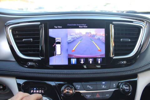 2017 Chrysler Pacifica Hybrid Platinum