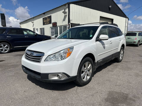 2012 Subaru Outback for sale at BELOW BOOK AUTO SALES in Idaho Falls ID