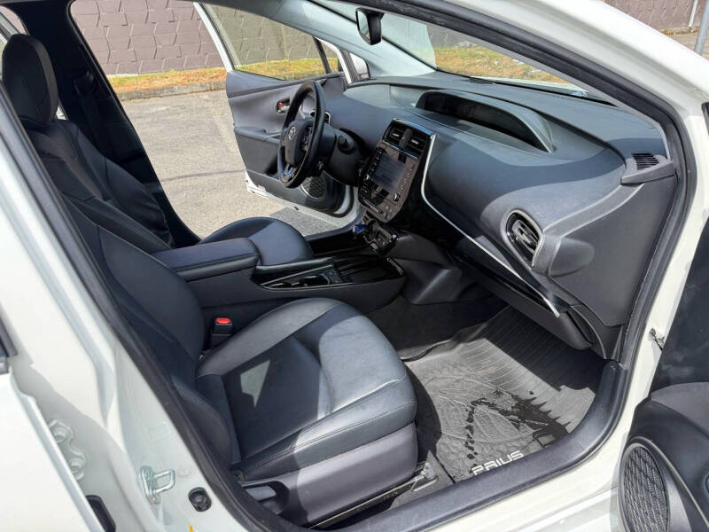 2020 Toyota Prius XLE AWD-e