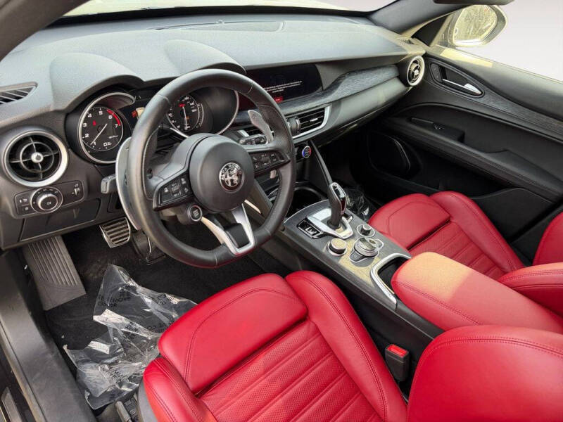 2022 Alfa Romeo Stelvio Sprint