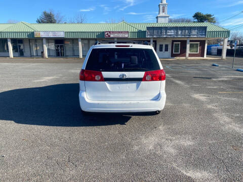 2009 Toyota Sienna LE 7-Passenger