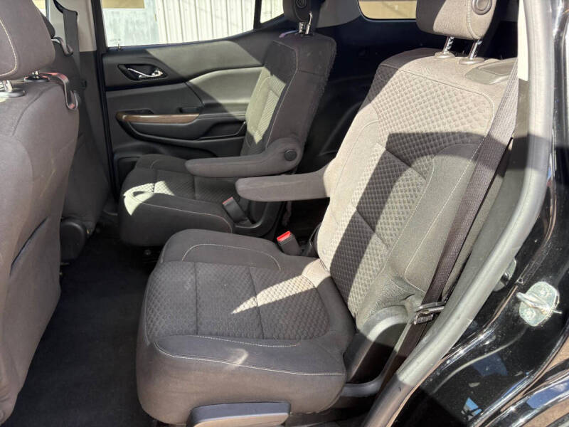 2017 GMC Acadia SLE-2