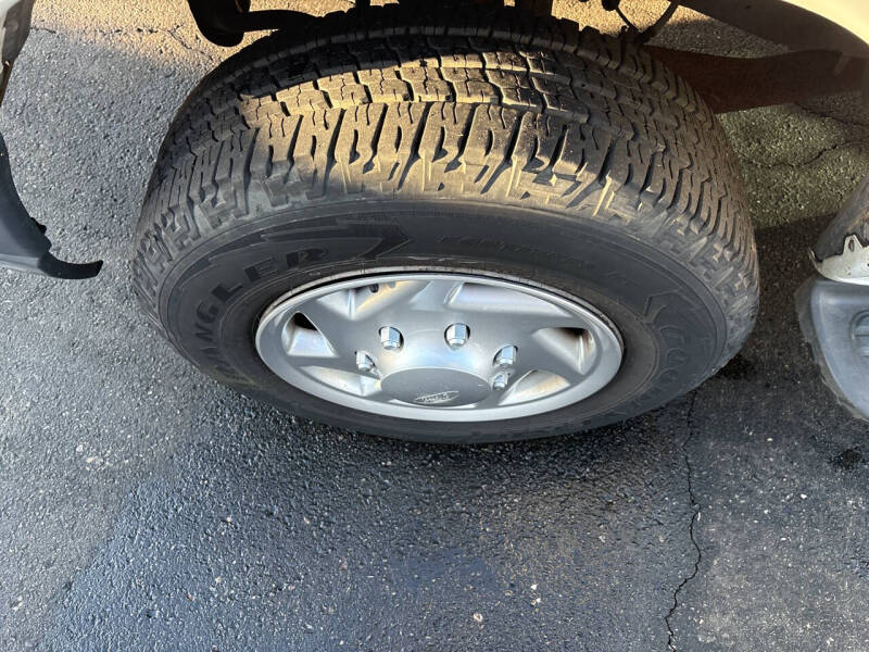 2011 Ford E-Series E-150 XL