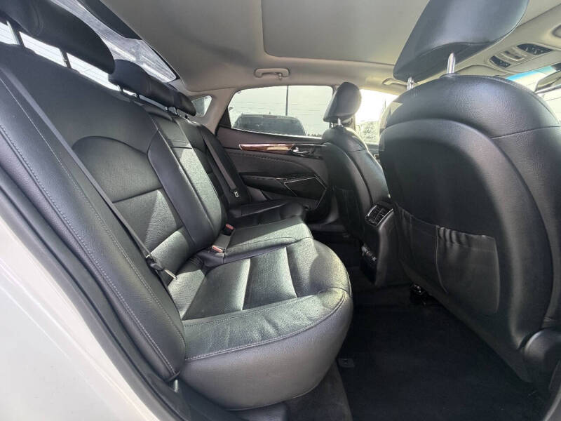 2017 Kia Cadenza Technology