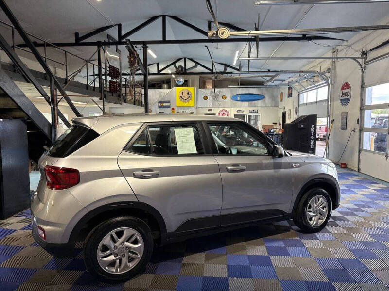 2024 Hyundai Venue SE