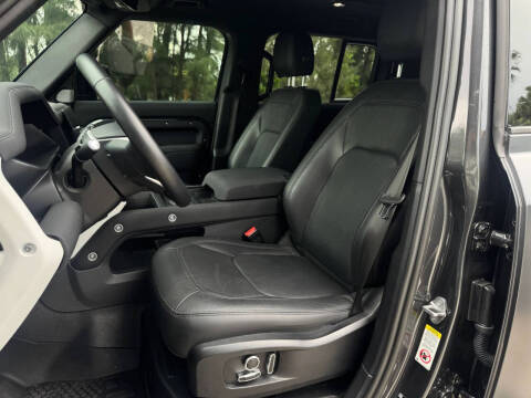 2023 Land Rover Defender 130 SE