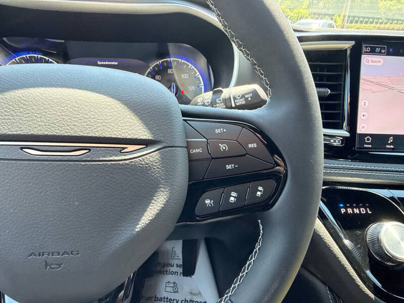 2027 Chrysler Pacifica Limited