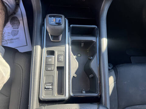 2022 Nissan Pathfinder SV