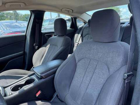 2015 Chrysler 200 LX