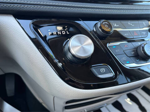 2024 Chrysler Pacifica Plug-In Hybrid Select
