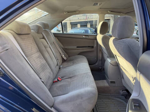 2005 Toyota Camry LE V6