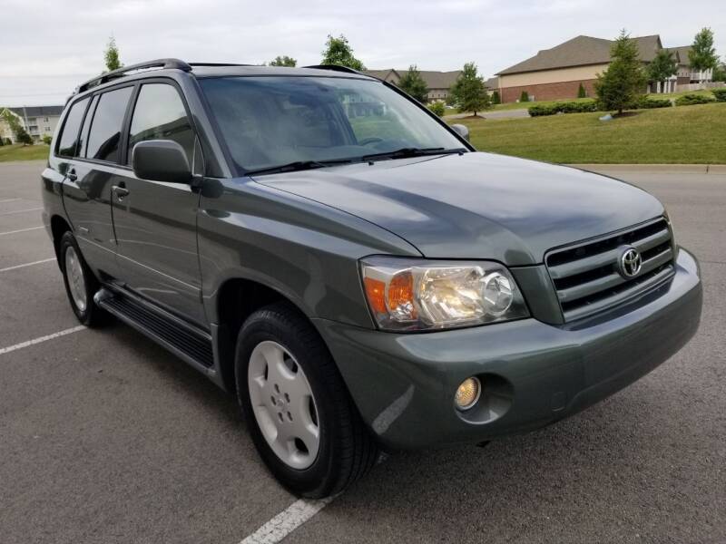 2006 Toyota Highlander for sale at Derby City Automotive in Louisville KY