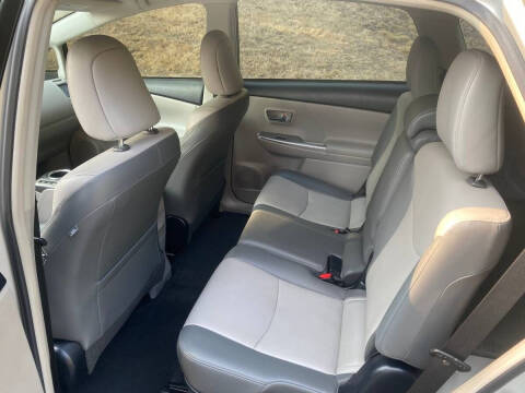 2015 Toyota Prius v Five