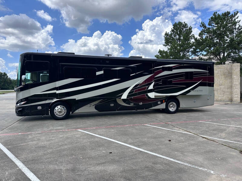 2019 Tiffin Phaeton 40qkh BUNK BEDS, King Bed