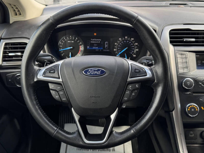2017 Ford Fusion SE