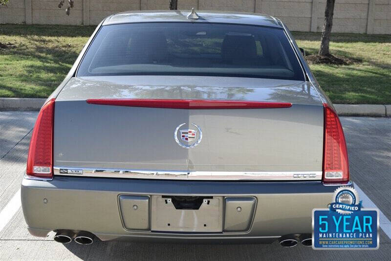 2011 Cadillac DTS Luxury Collection