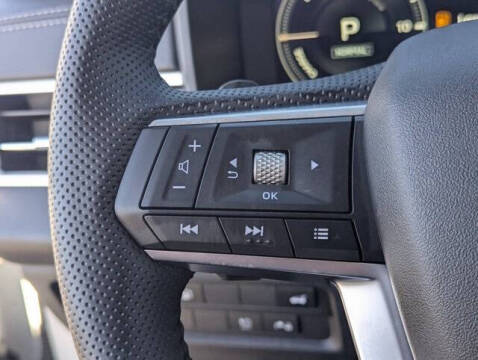 2025 Mitsubishi Outlander PHEV SE