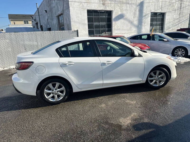 2011 Mazda MAZDA3 i Touring