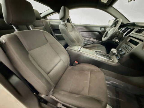 2012 Ford Mustang V6
