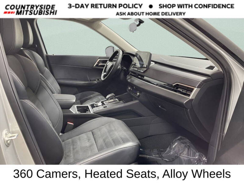 2023 Mitsubishi Outlander SE
