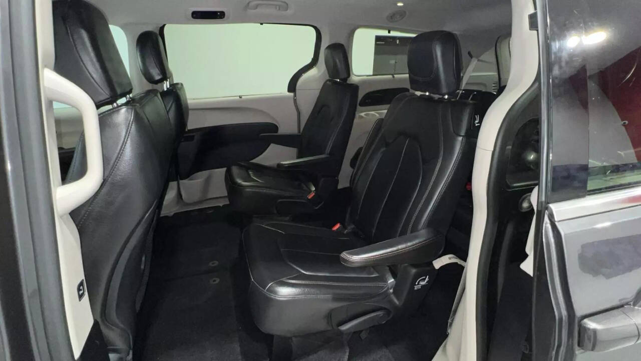 2017 Chrysler Pacifica for sale at Elite Rides in Detroit, MI