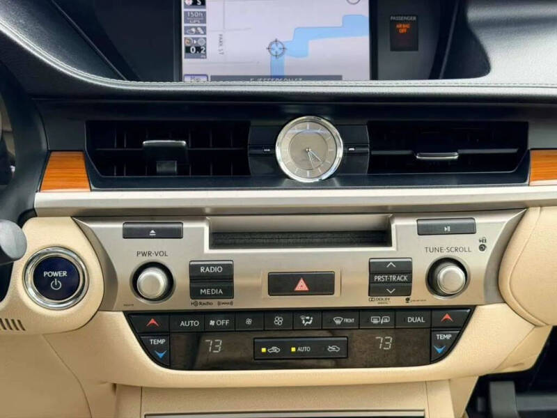 2013 Lexus ES 300h