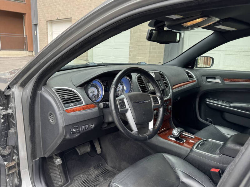 2012 Chrysler 300 Limited