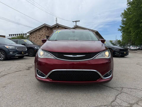 2017 Chrysler Pacifica Touring-L