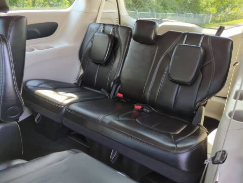 2024 Chrysler Pacifica Plug-In Hybrid Select