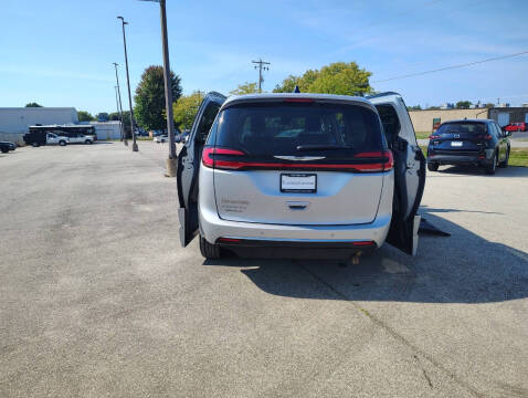 2024 Chrysler Pacifica Touring L