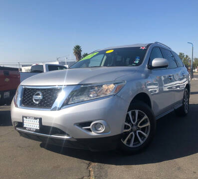 2013 Nissan Pathfinder for sale at Lugo Auto Group in Sacramento CA