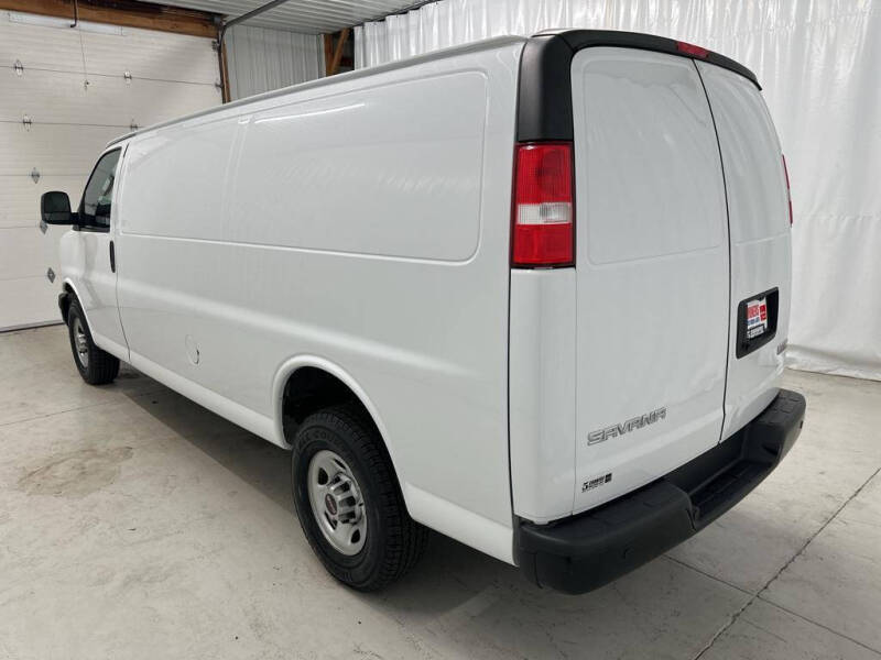 2023 GMC Savana Cargo Work Van photo 10