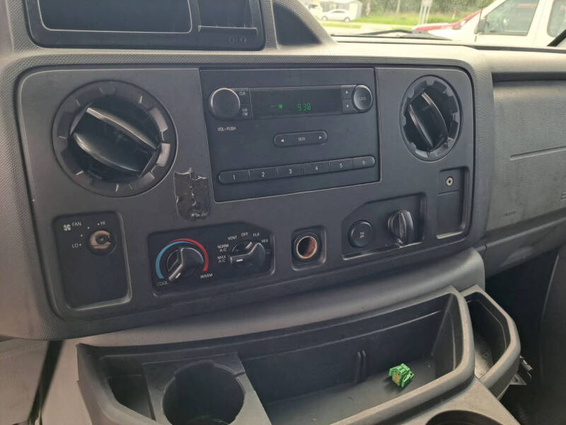 2013 Ford E-Series E-350 SD