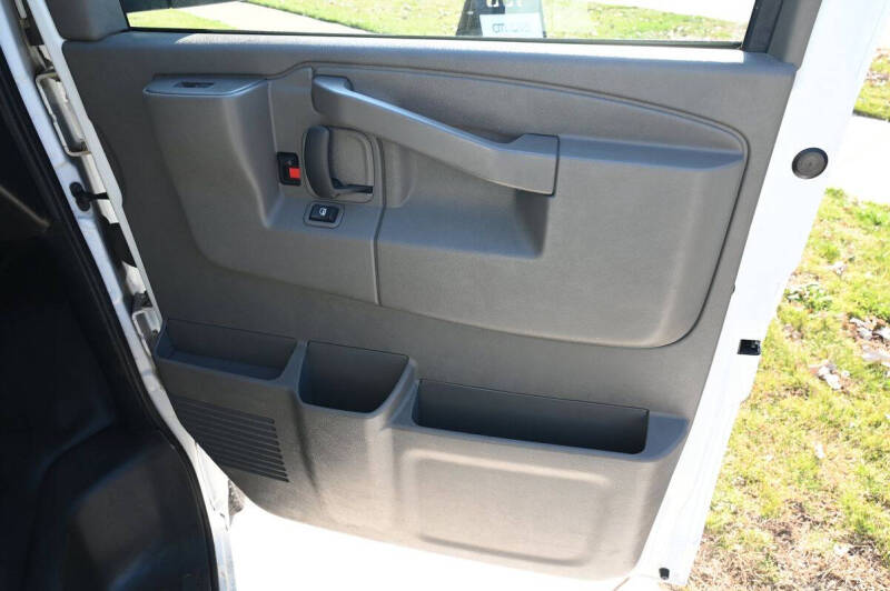 2023 Chevrolet Express 2500