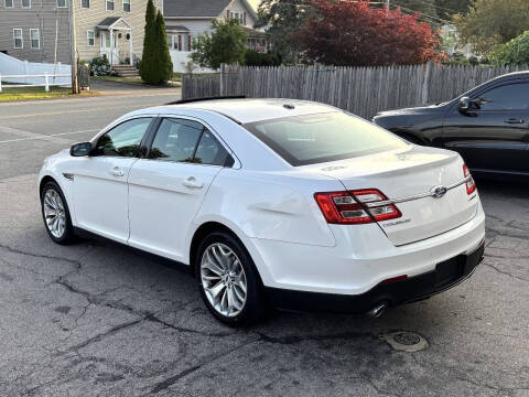 2015 Ford Taurus Limited