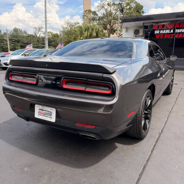 2017 Dodge Challenger SXT