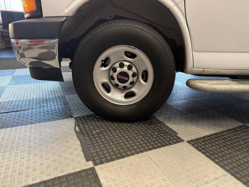 2023 GMC Savana 2500