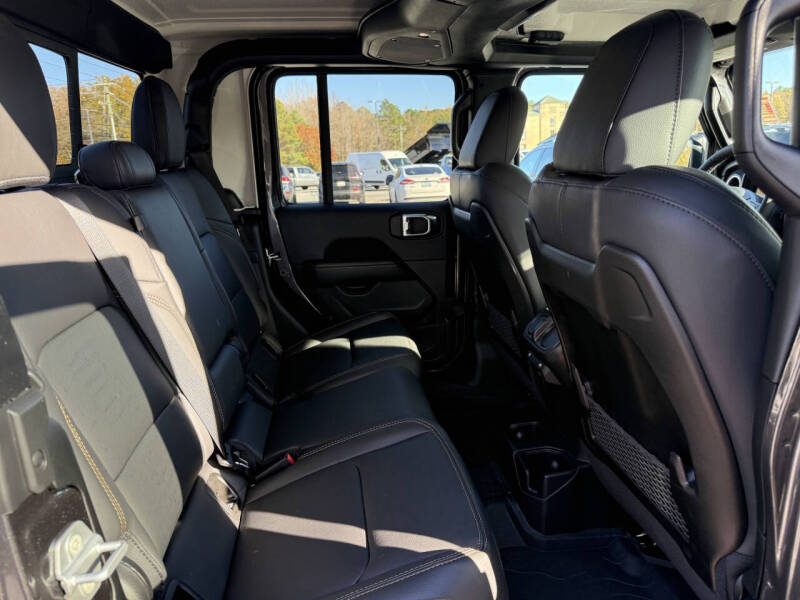 2025 Jeep Gladiator High Tide