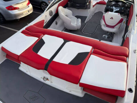 2013 Four Winns 200H