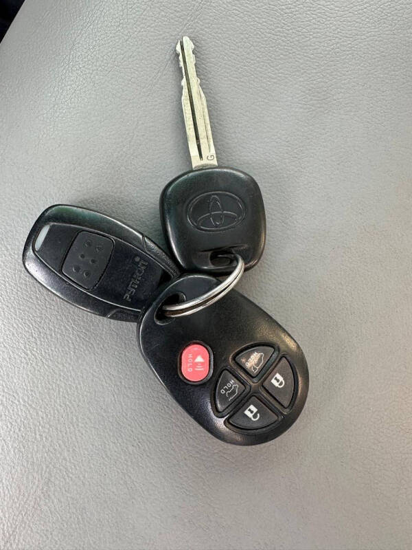 2011 Toyota Highlander SE