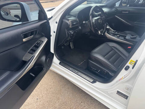 2017 Lexus IS 200t