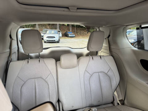 2017 Chrysler Pacifica Hybrid Platinum